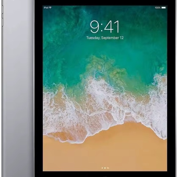 Apple iPad Silver Tablet